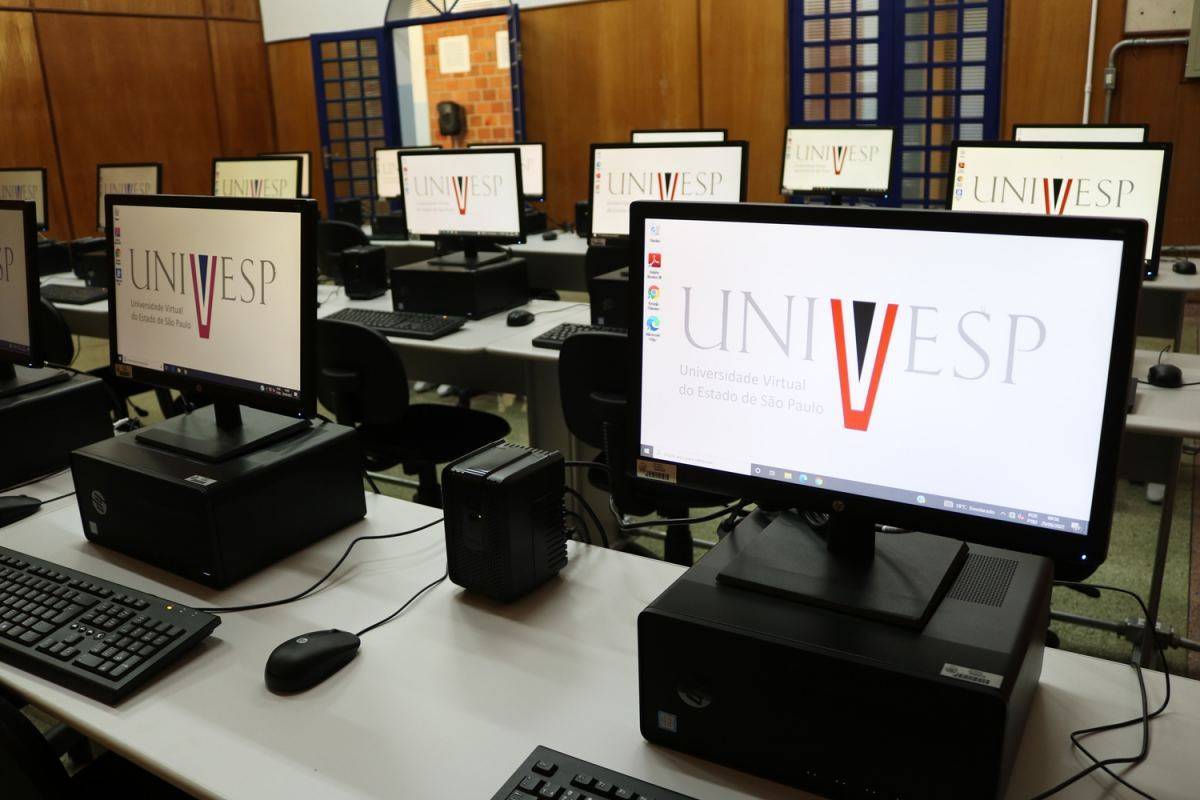 Cursos da Univesp são feitos por meio de plataforma online; inscrições vão até sexta (12)