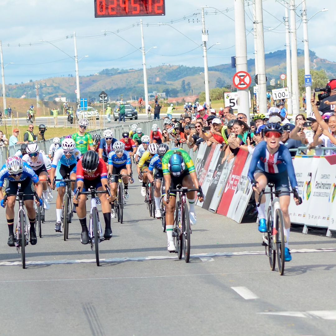 Ciclistas no Pan de Ciclismo na Via Cambuí em SJC; Brasil leva cinco medalhas na competição