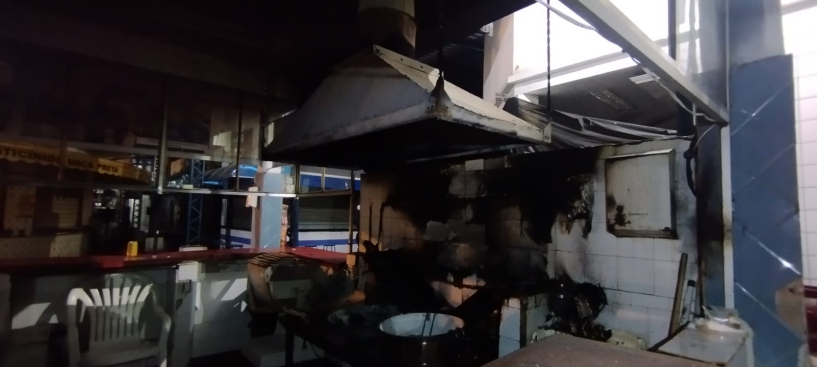 Pastelaria atingida por incêndio no Mercadão de Taubaté