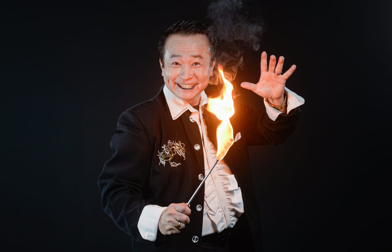 Ossamá, da peça The Oriental Show, que estará no Teatro Colinas em SJC