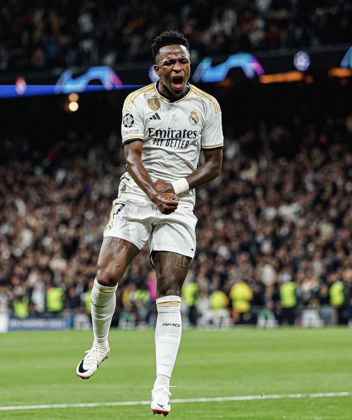 vinicius junior, do real madrid, comemorando gol