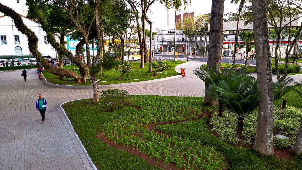imagens da praça afonso pena reformada em sjc