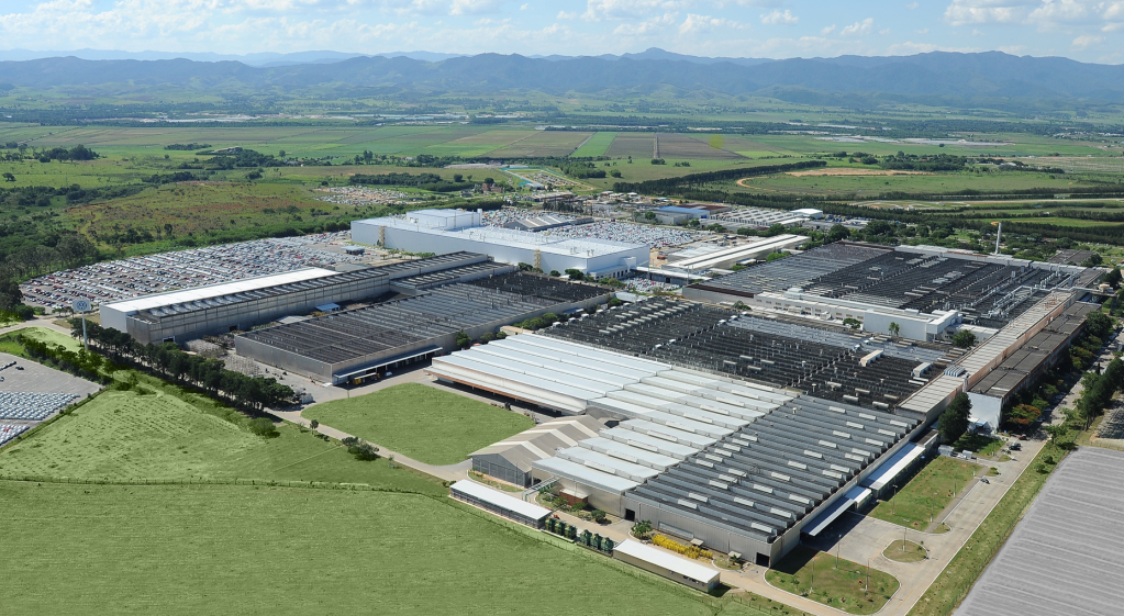 Homem que sofreu acidente trabalha para uma empresa terceirizada pela Volkswagen em Taubaté