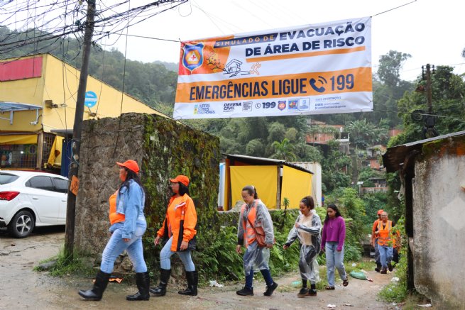 ação da defesa civil em juquehy, em ão sebastião