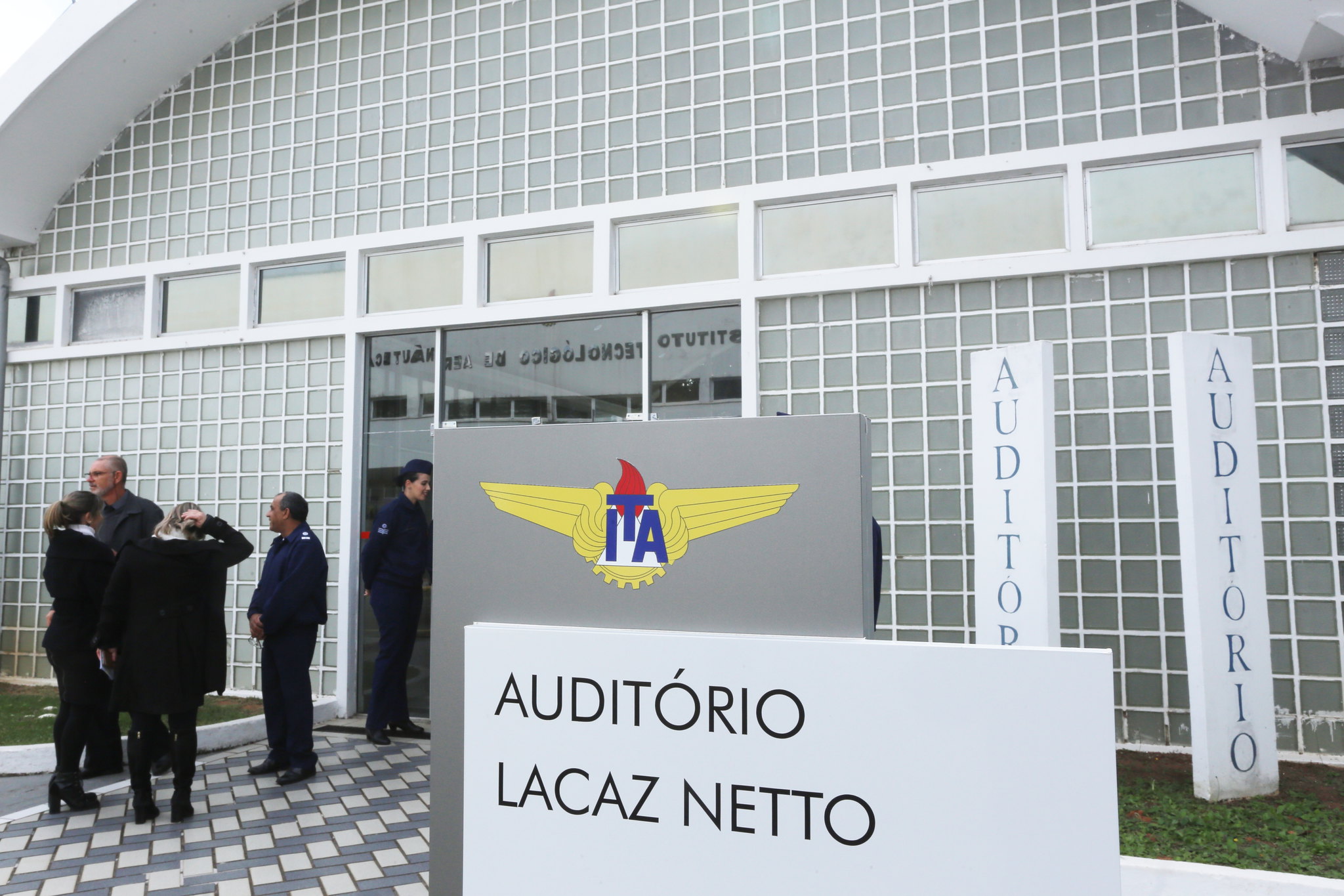 entrada do auditório lacaz netto no ita