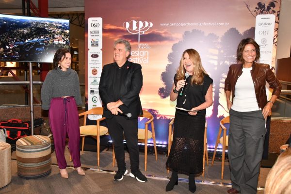 Natasha Schlobach , Angelo Derenze , Carmem Alvim e Cecília Gomes