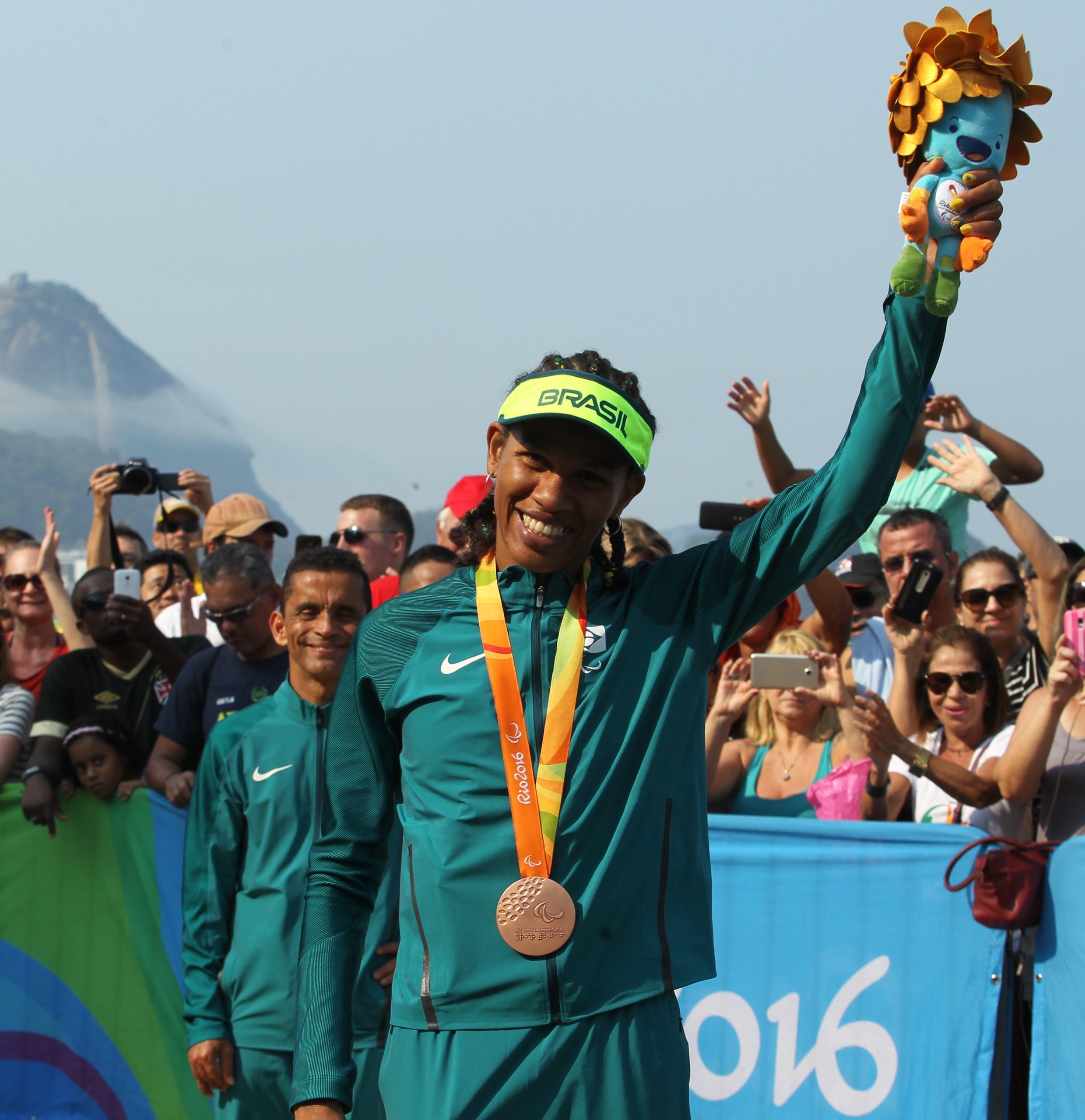 Edneusa, que representa Taubaté, com medalha nas Paralimpíadas do Rio