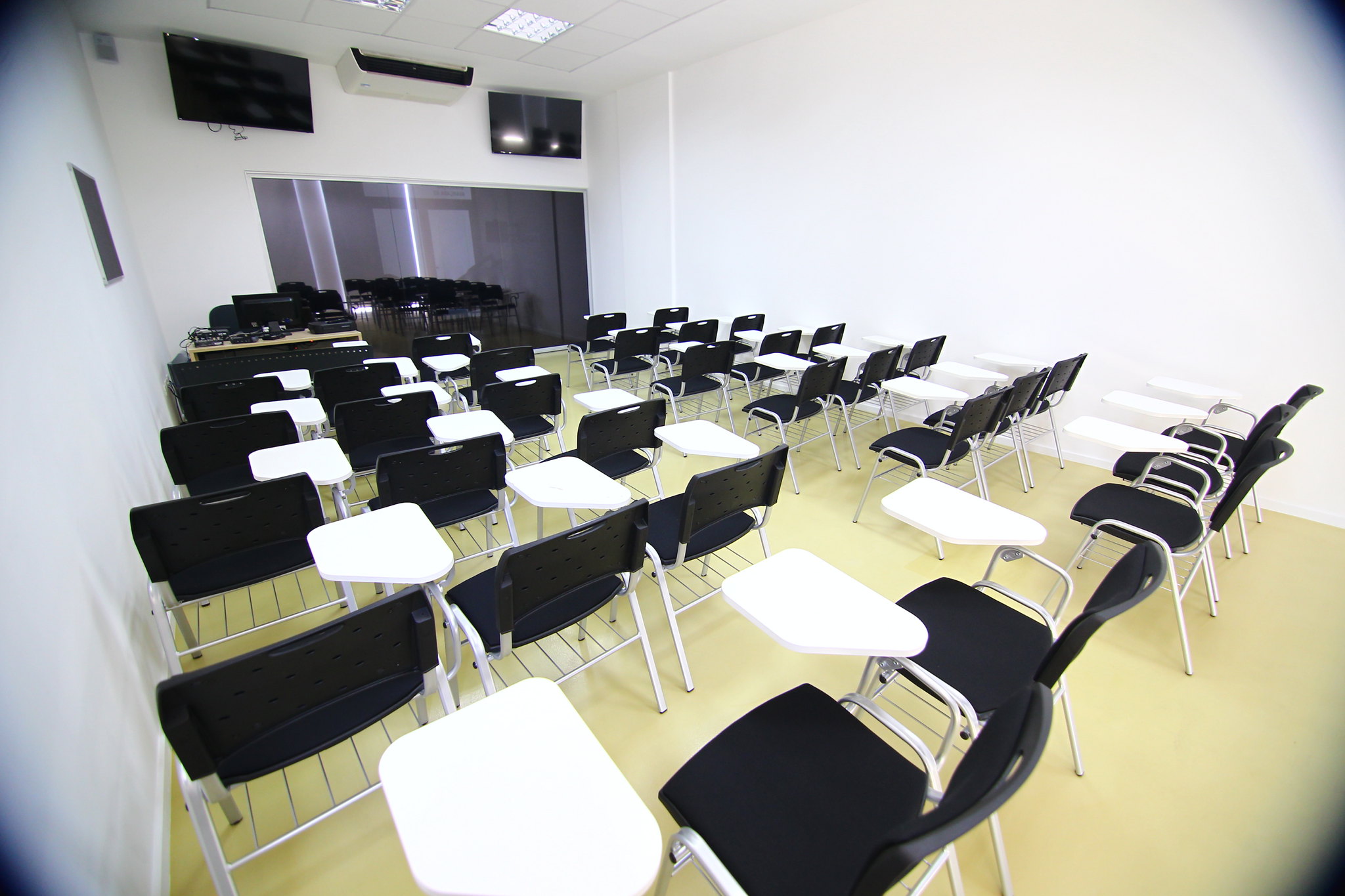 sala de aula da universidade anhenbi morumbi em sjc