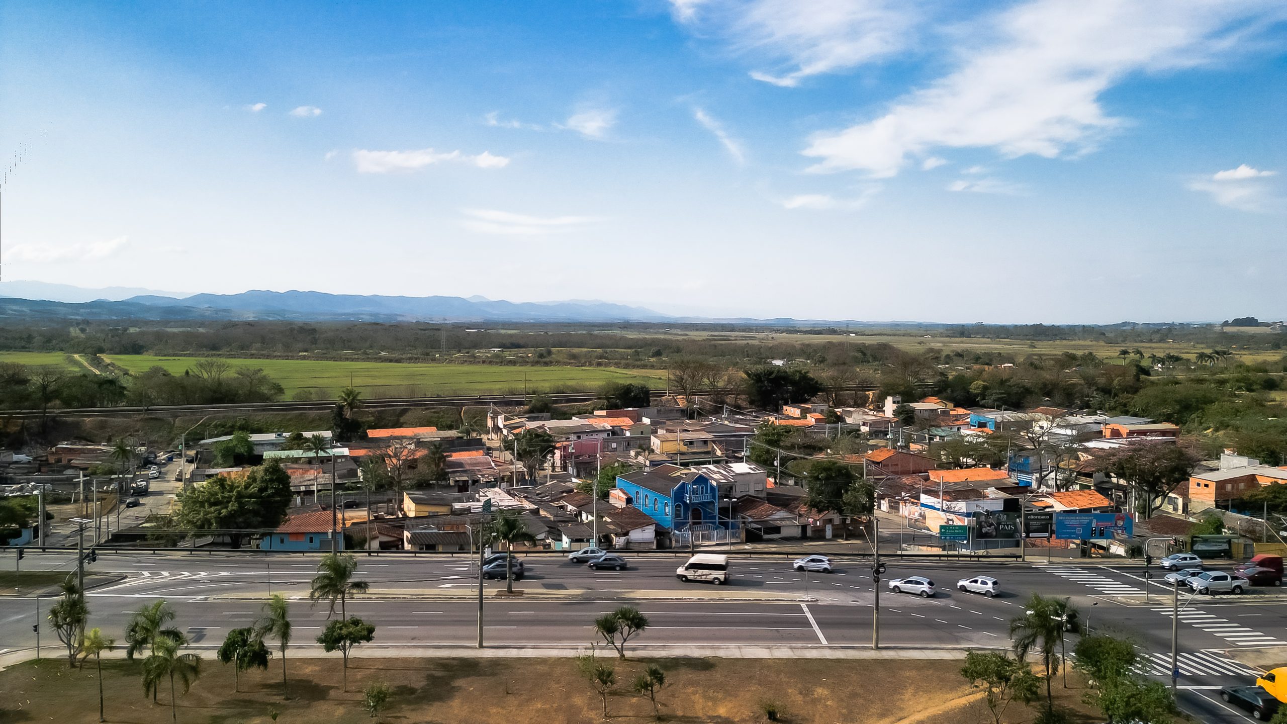 avenida sebastião gualberto; prefeitura quer remover casas na Vila Guarani para duplicar via, mas Justiça emitiu liminar que impede