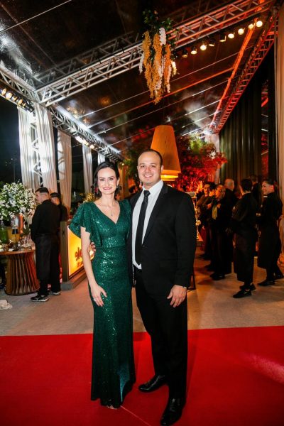 Dra. Fernanda Bueno e Dr Vinicius Ferreira de Souza