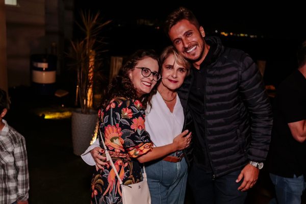 Mirela, Mara e Thiago Castilho