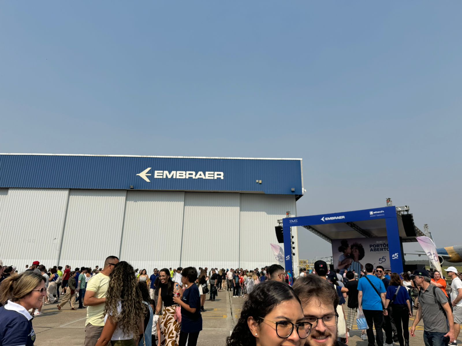 Portas Abertas 2025 na Embraer SJC; familiares de funcionários puderam visitar a empresa