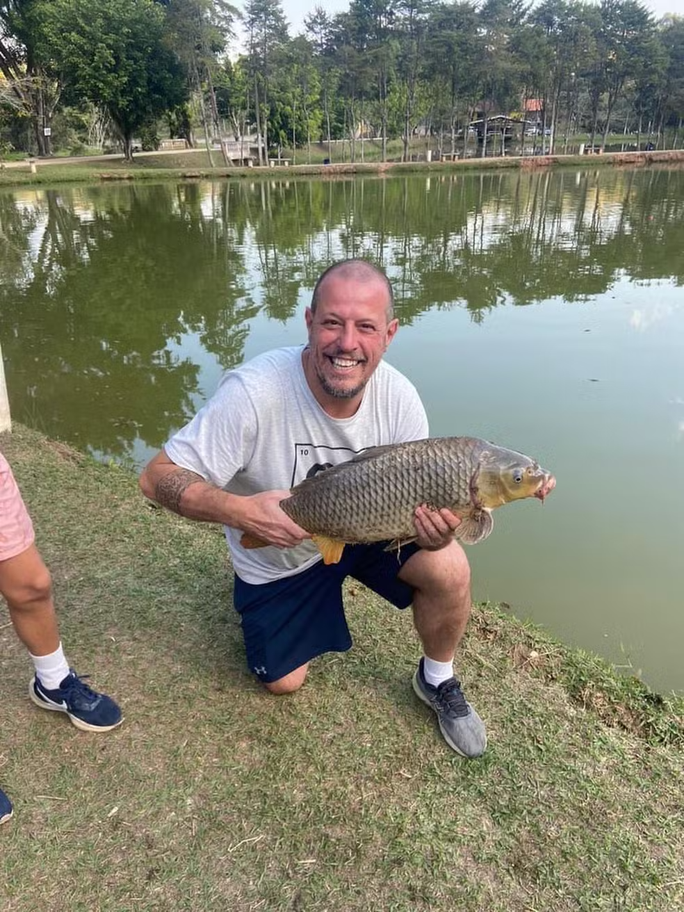 josé carlos copetti segurando um peixe