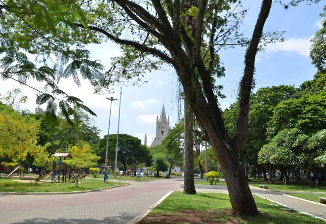 Praça Santa Terezinha em Taubaté local onde morador em situação de rua foi encontrado
