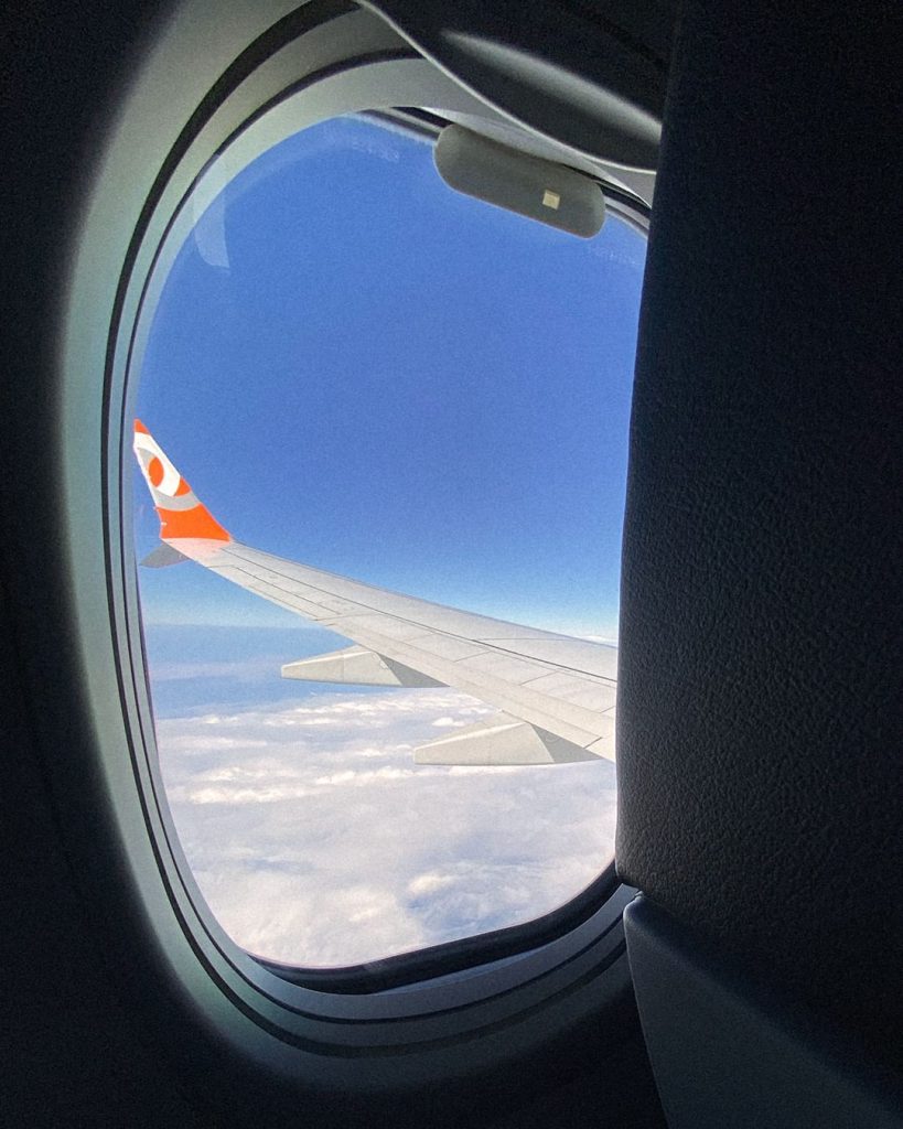 Asa de avião da GOL, que opera voos saindo do aeroporto de SJC e já transportou mais de 20 mil passageiros em seis meses