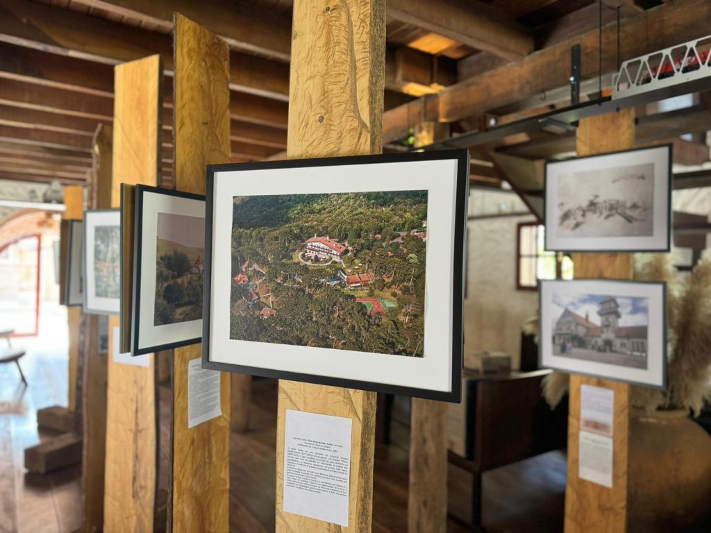 Exposição que conta a história da arquitetura de Campos do Jordão está disponível no Parque Bambuí