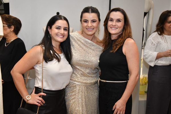 Andreia Bittencourt. com Milena Vale e Sara Amaral