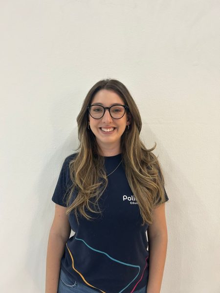 Professora do Poliedro, Gabrielle Cavalin, acertou tema da redação do Enem em 2022