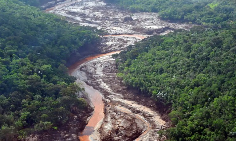 Tragédia de Mariana e outros desastres ambientais deveriam ter servido como um alerta, mas a resposta tem sido a repetição de erros