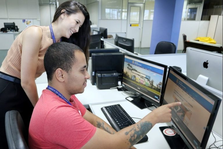 Bolsa-auxílio em estágio da Prefeitura de SJC chega a mais de R$ 900