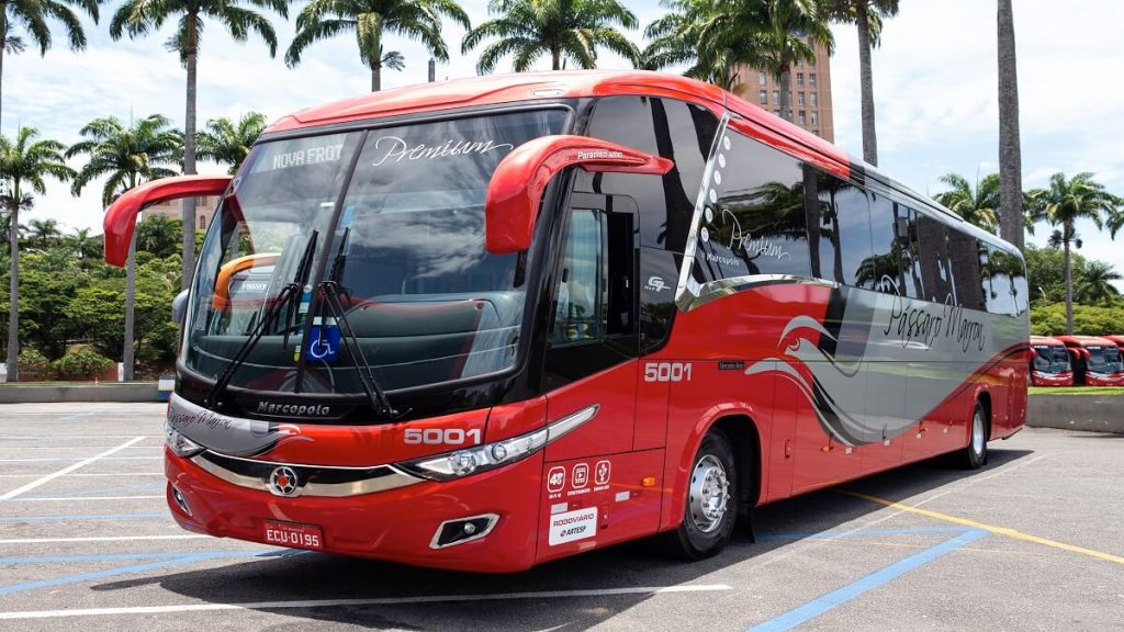 Ônibus da Pássaro Marron, que vai oferecer viagens partindo do aeroporto de SJC