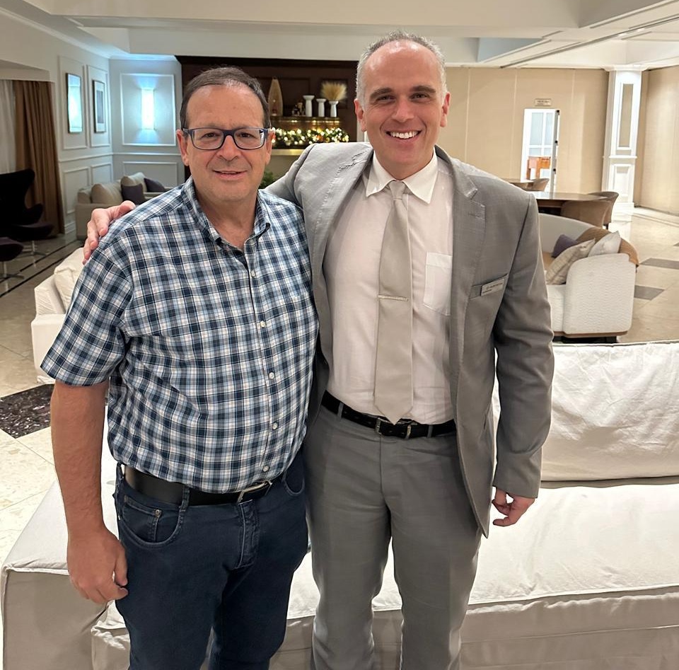 sidney sredni e gerente de restaurante