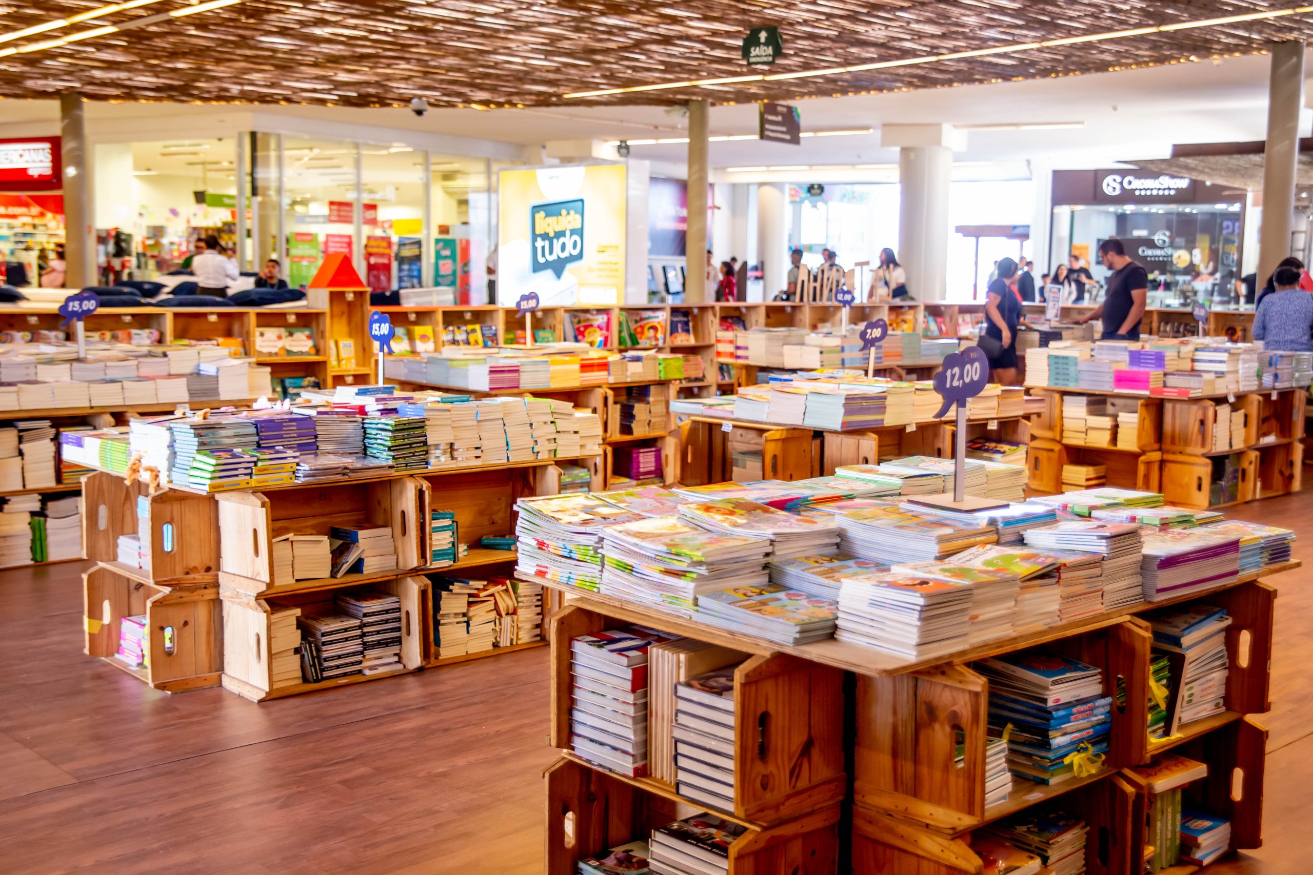 Feira do Livro segue no Serramar Shopping até março
