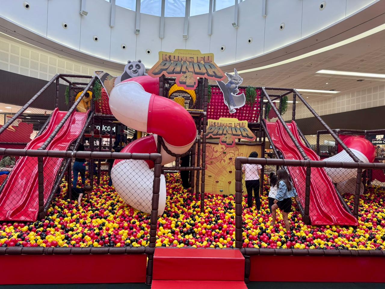“Templo da Diversão”, espaço inspirado na animação “Kung Fu Panda 4” é uma das atrações de férias nos shoppings de SJC