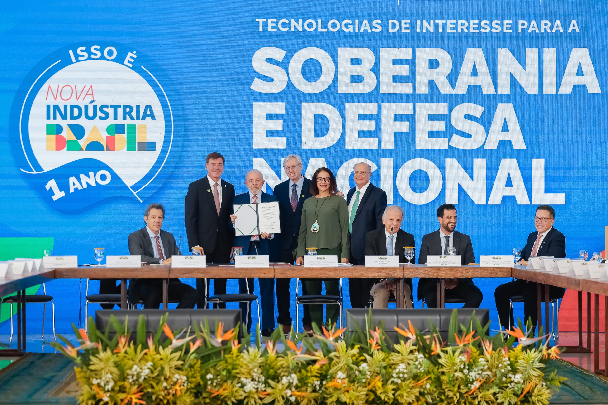 Anúncio do investimento da Embraer foi feito em evento com o presidente