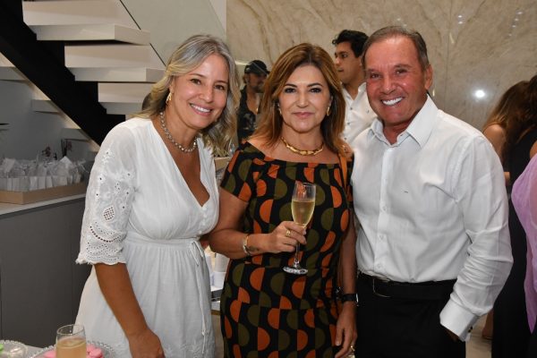 Viviane Reno, Denise Pupo e Frederico Marcondes César na inauguração da PurifyBe em SJC