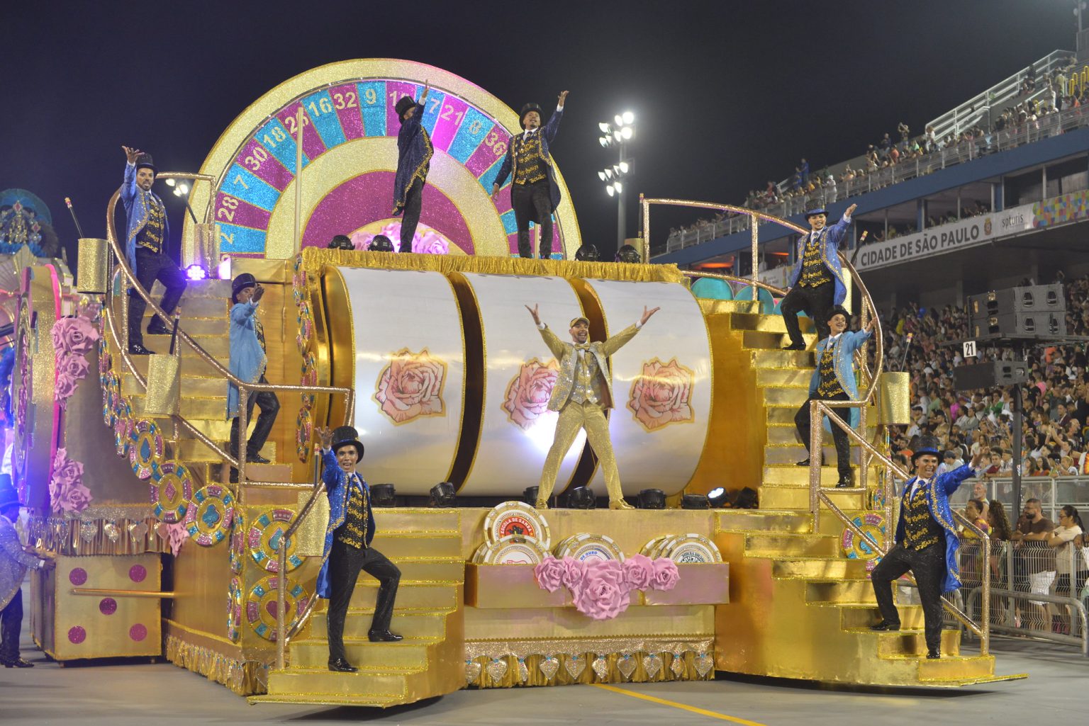Rosas de Ouro é a vencedora do Carnaval 2025 em SP