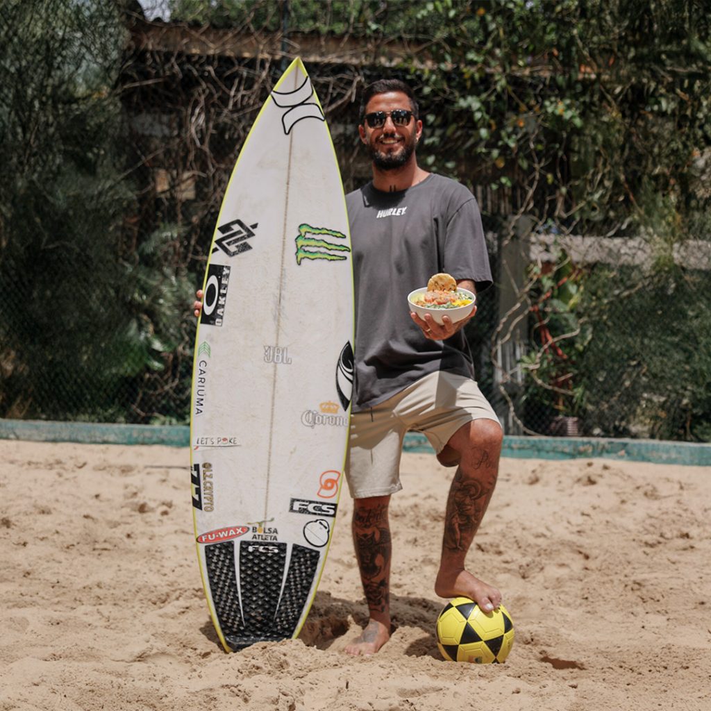 img-responsive Surfista de Ubatuba, Filipe Toledo, que escolheu SJC para inaugurar a primeira franquia de seu restaurante de poke