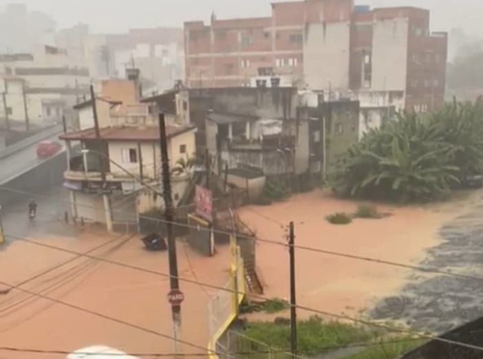 Alagamento no bairro Ponte Alta, que está entre outros 19 em diferentes regiões de Aparecida