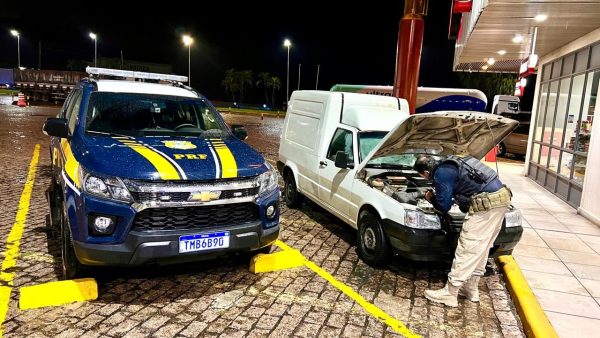 PRF recupera veículo clonado durante atendimento a roubo na Dutra em Jacareí