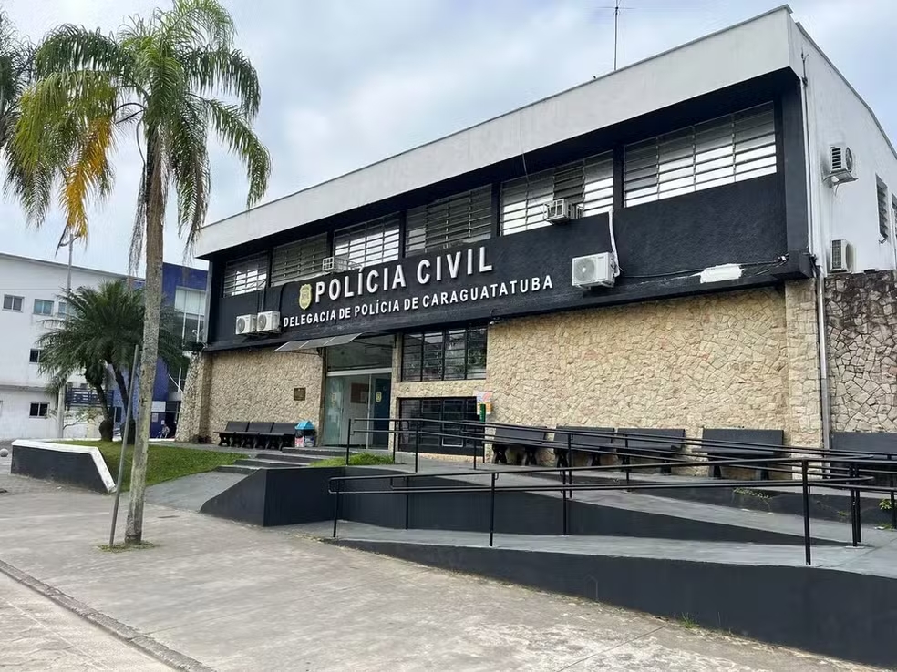 Delegacia de Caraguatatuba, onde assassinato de segurança de farmácia foi registrado Delegacia de Caraguatatuba, onde assassinato de segurança em frente à farmácia foi registrado