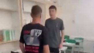 Alunos trocam socos dentro de sala de aula em SJC