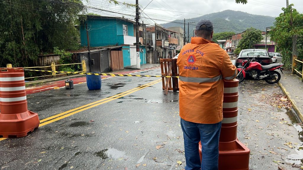 Ubatuba sai do mapa de risco de deslizamentos, mas segue em alerta após chuva