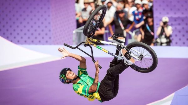'Bala Loka' e outros atletas de Taubaté representam o Brasil na Copa do Mundo de BMX Freestyle