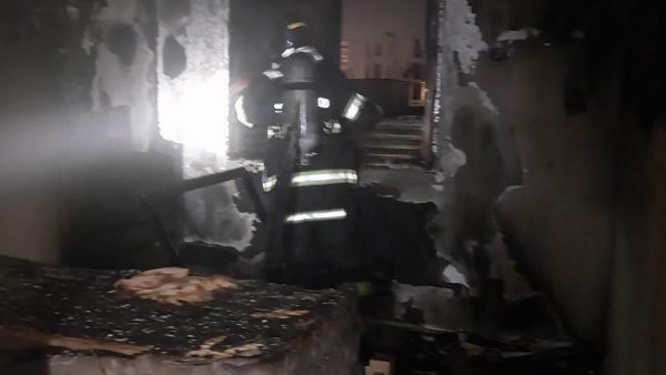 Incêndio atinge apartamento na Praia Grande, em Ubatuba