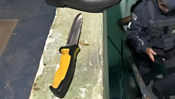 Homem é preso após tentar matar vizinho com golpes de faca em SJC