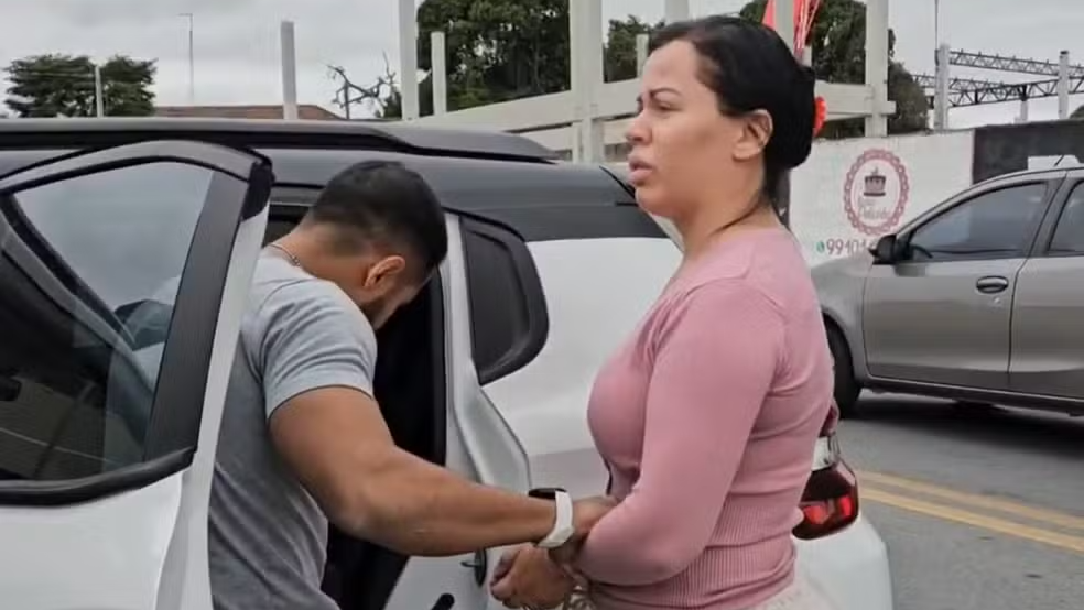Mulher acusada de operar logística de armas e drogas para PCC e CV é presa em Taubaté