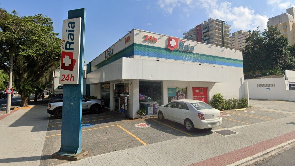 Assaltantes roubam R$ 37 mil em drogaria de São José