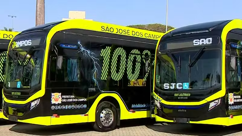 São José recebe primeiros ônibus elétricos de frota de 400 veículos