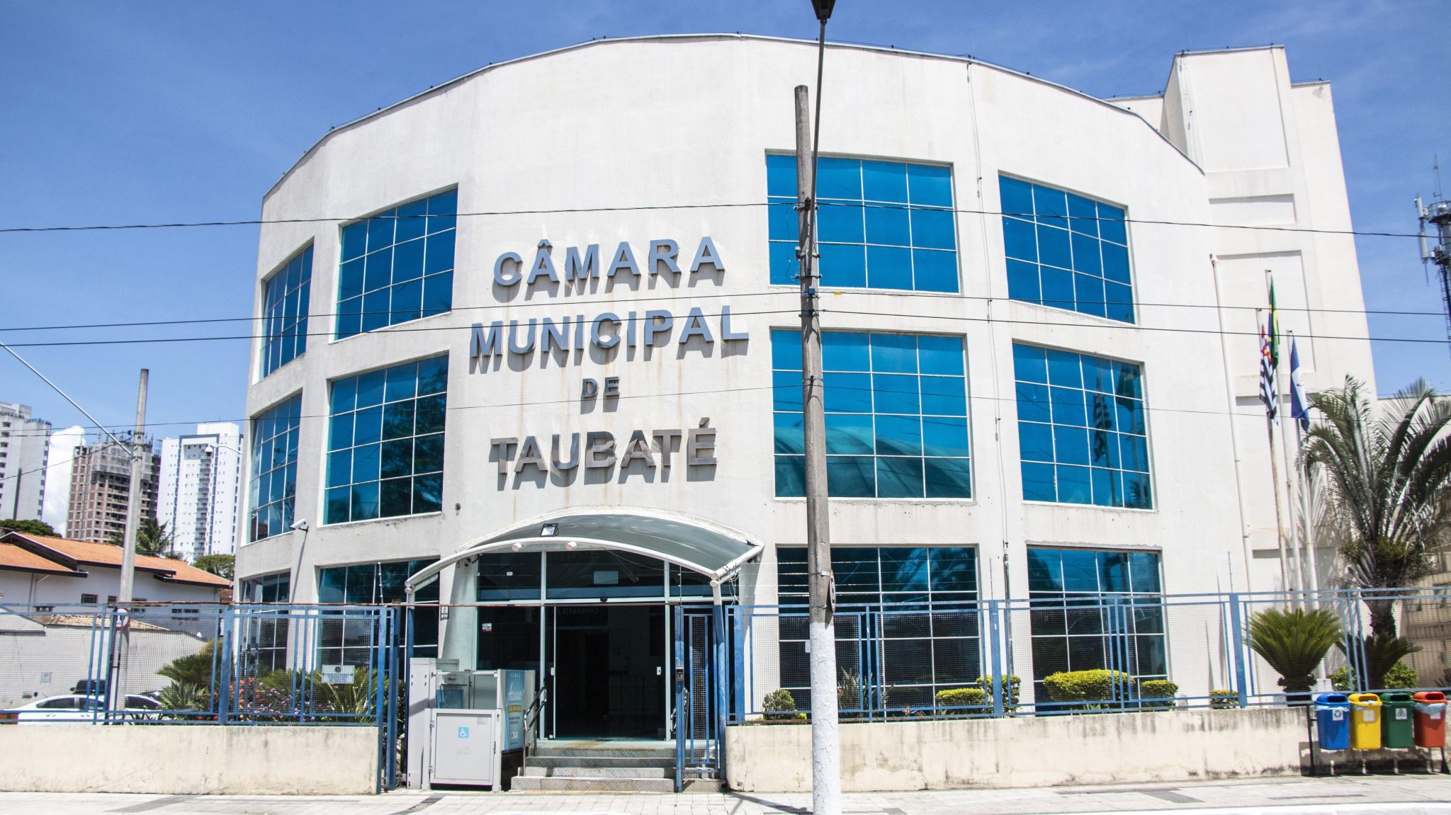 Fachada da Câmara de Taubaté, que está com inscrições abertas para estágio de Direito
