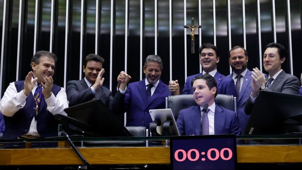 Câmara aprova isenção de Imposto de Renda para quem ganha até R$ 5 mil