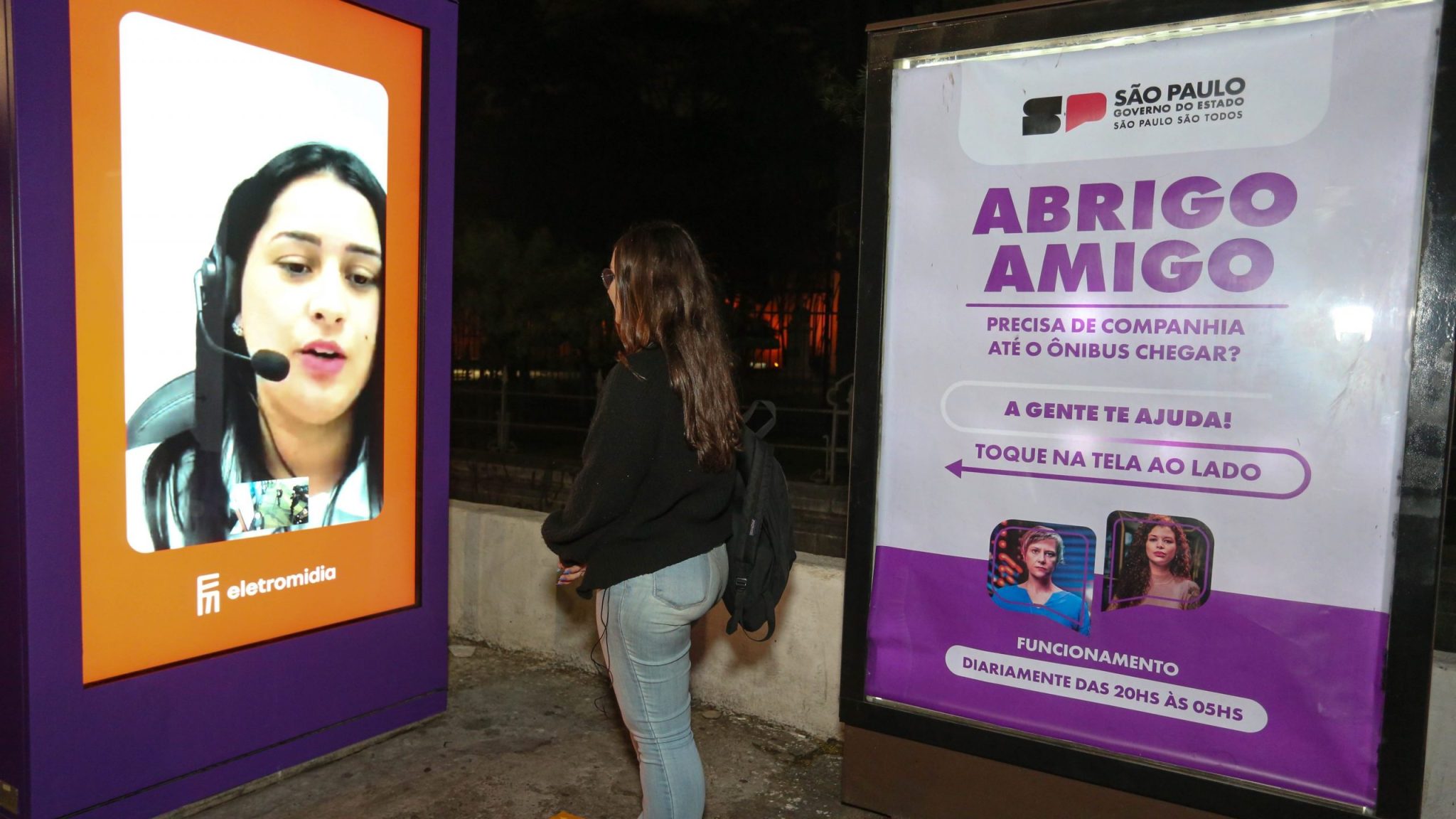 Câmara de SJC aprova projeto 'Abrigo Amigo' com painéis em pontos de ônibus