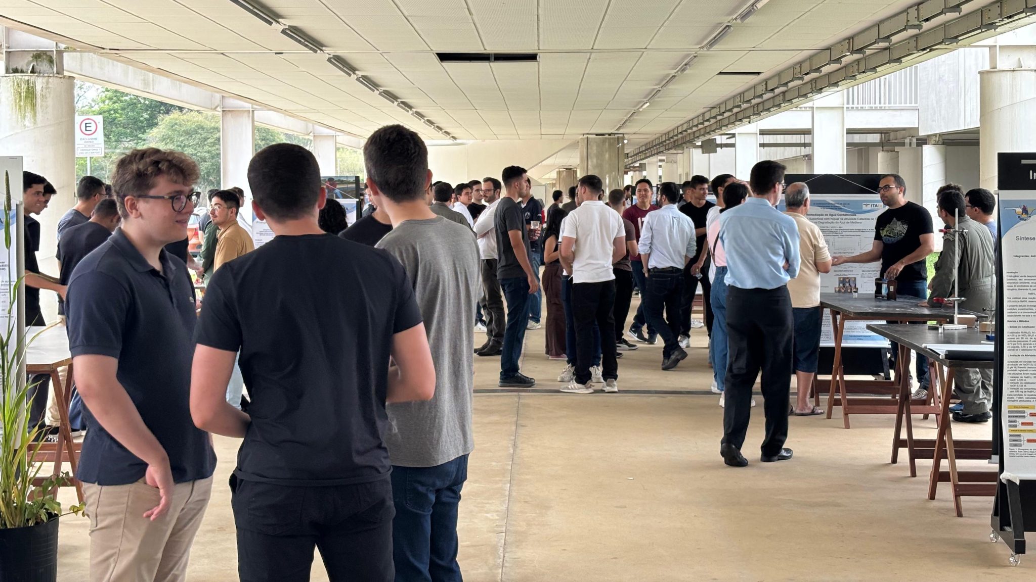 Feira de química do ITA é 'start' para estudantes em jornada na engenharia
