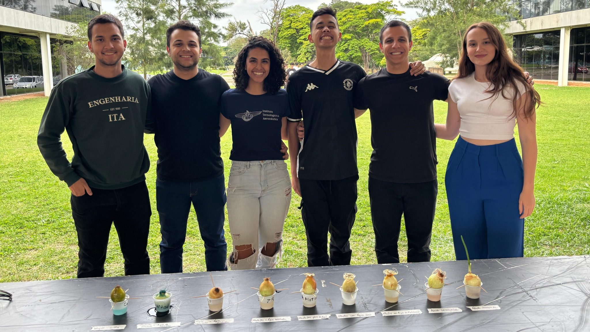 Feira de química do ITA é 'start' para estudantes em jornada na engenharia