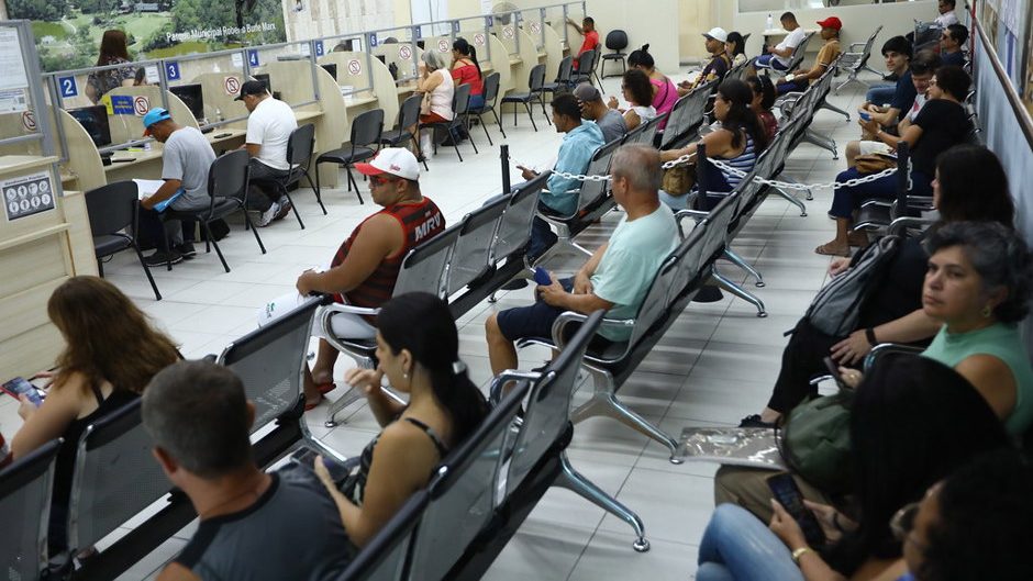 PAT de São José oferece 572 vagas de emprego; corretor de imóveis e teleatendimento são os destaques