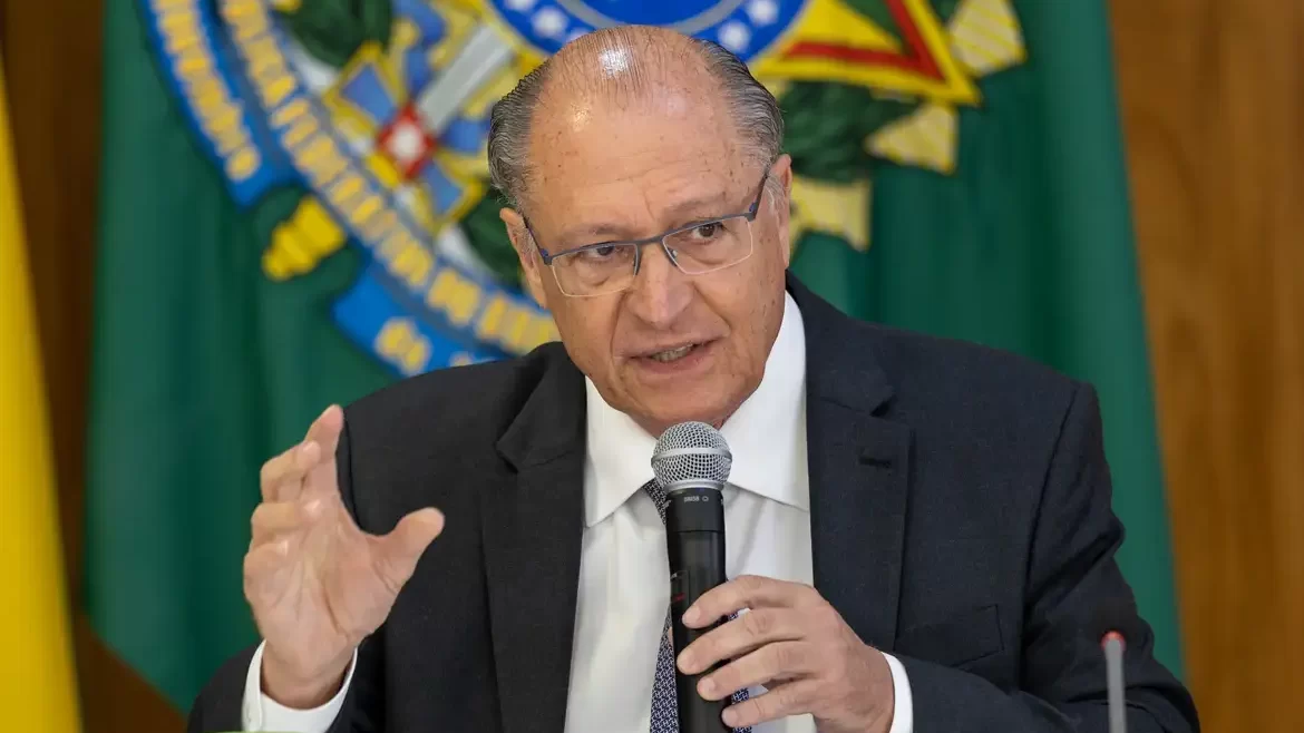Alckmin descarta candidatura em SP e diz que futuro é ser vice de Lula ou 'capinar em Pinda'